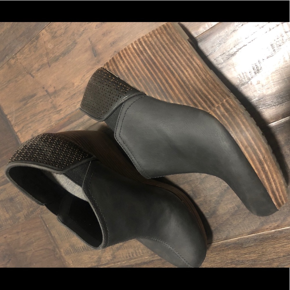 Dr Scholls memory foam WEDGE BOOTIES